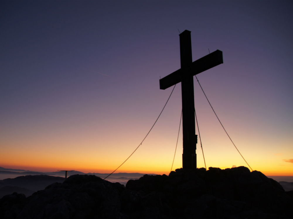 Crosses on top of mountains - Bergundbahn.com