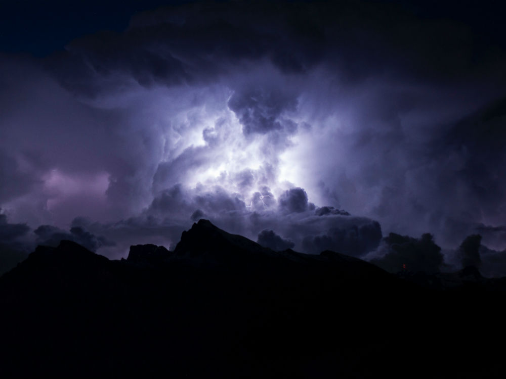 Thunderstorms in the mountains - what to do? - Bergundbahn.com