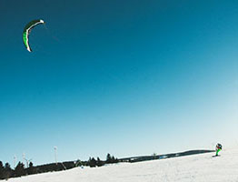 Snowkiting: kitesurfing on snow