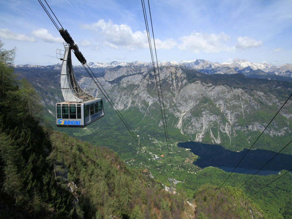 Vogel-Seilbahn mit Blick auf den Bohinjer See - Bergundbahn.com