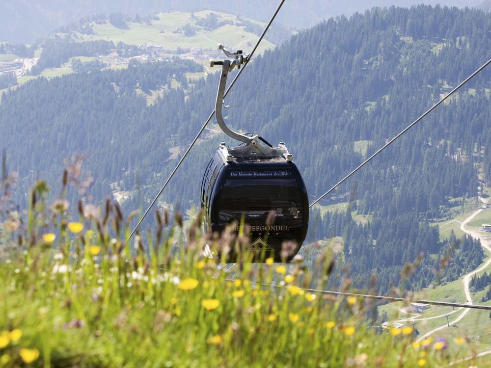 Eating in a cable car? - Bergundbahn.com